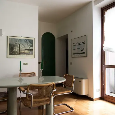 Bright And Quiet-duomo District